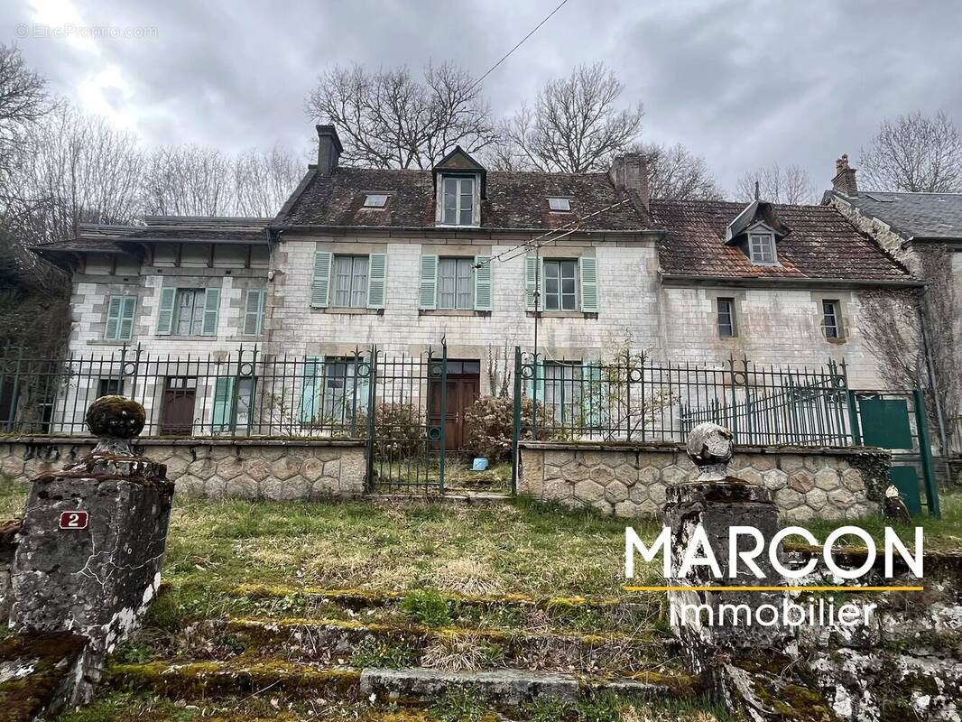 Maison à CROZE