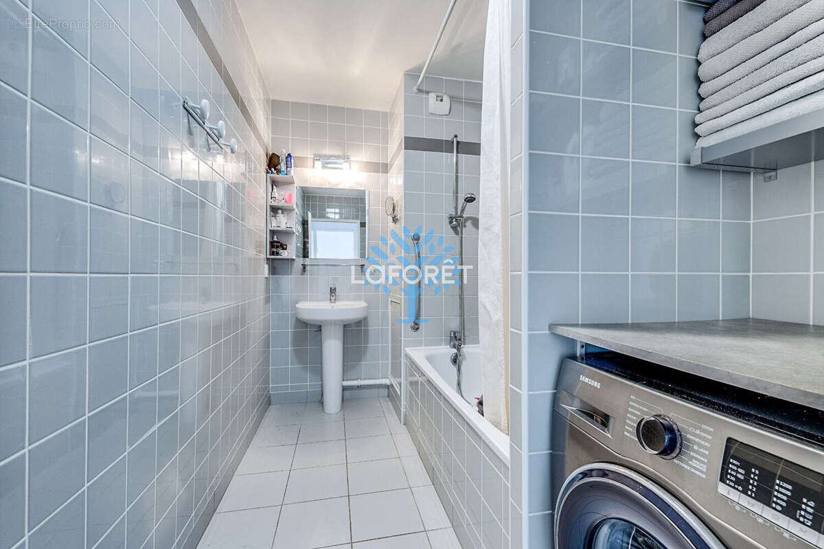 Appartement à LES LILAS