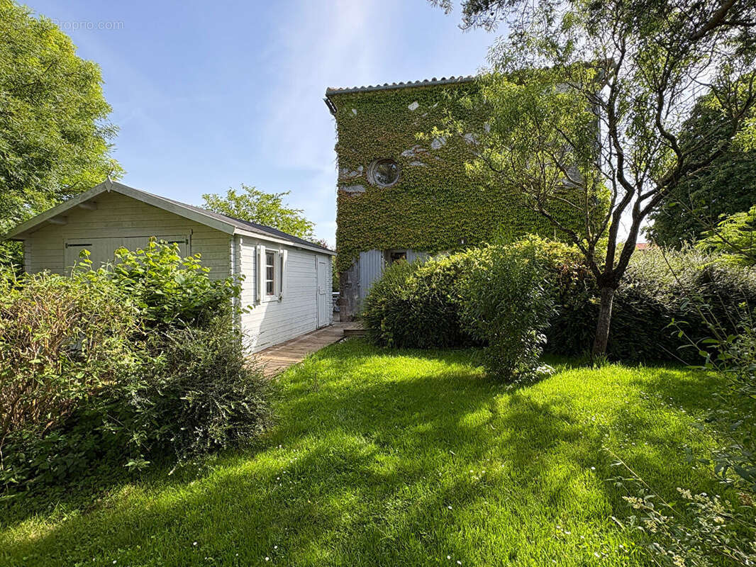Maison à SURGERES