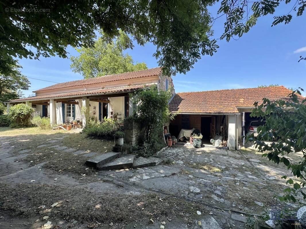 Maison à BOUTENAC-TOUVENT