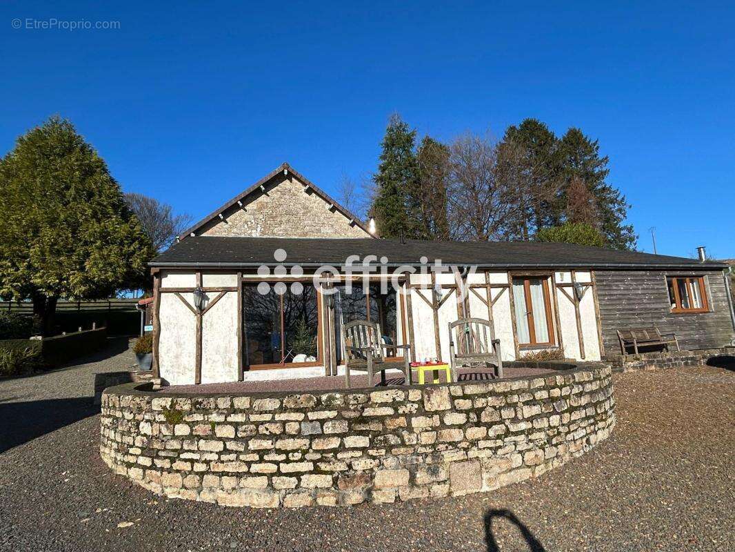 Maison à SAINT-SEVER-CALVADOS
