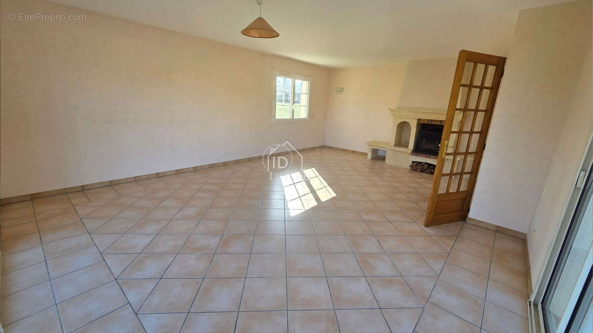 Maison à MONTPON-MENESTEROL