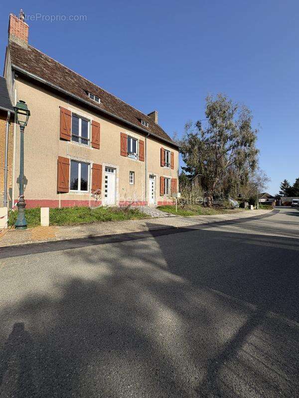 Maison à BRAINS-SUR-GEE