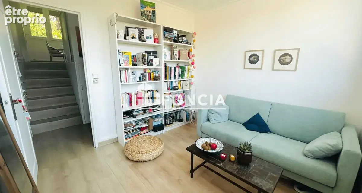 Appartement à FRESNES