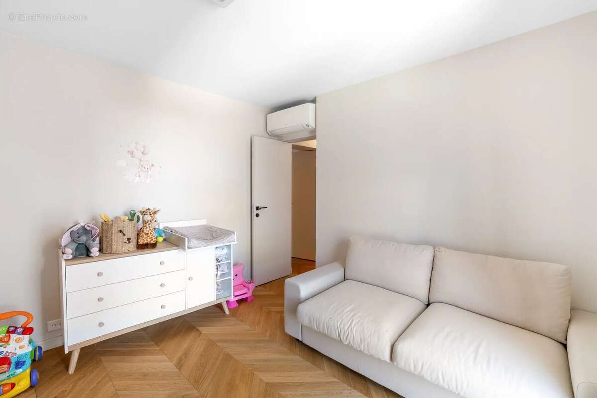 Appartement à LEVALLOIS-PERRET