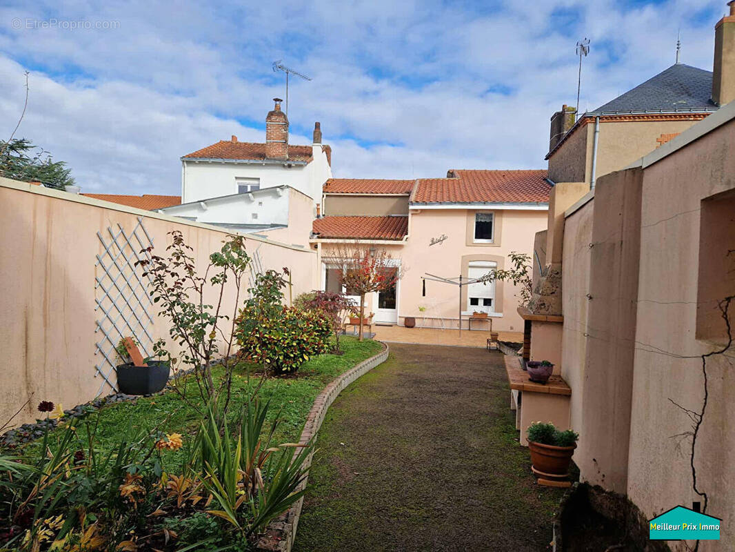 Maison à SAINT-PHILBERT-DE-GRAND-LIEU