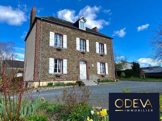 Maison à CONDE-SUR-VIRE