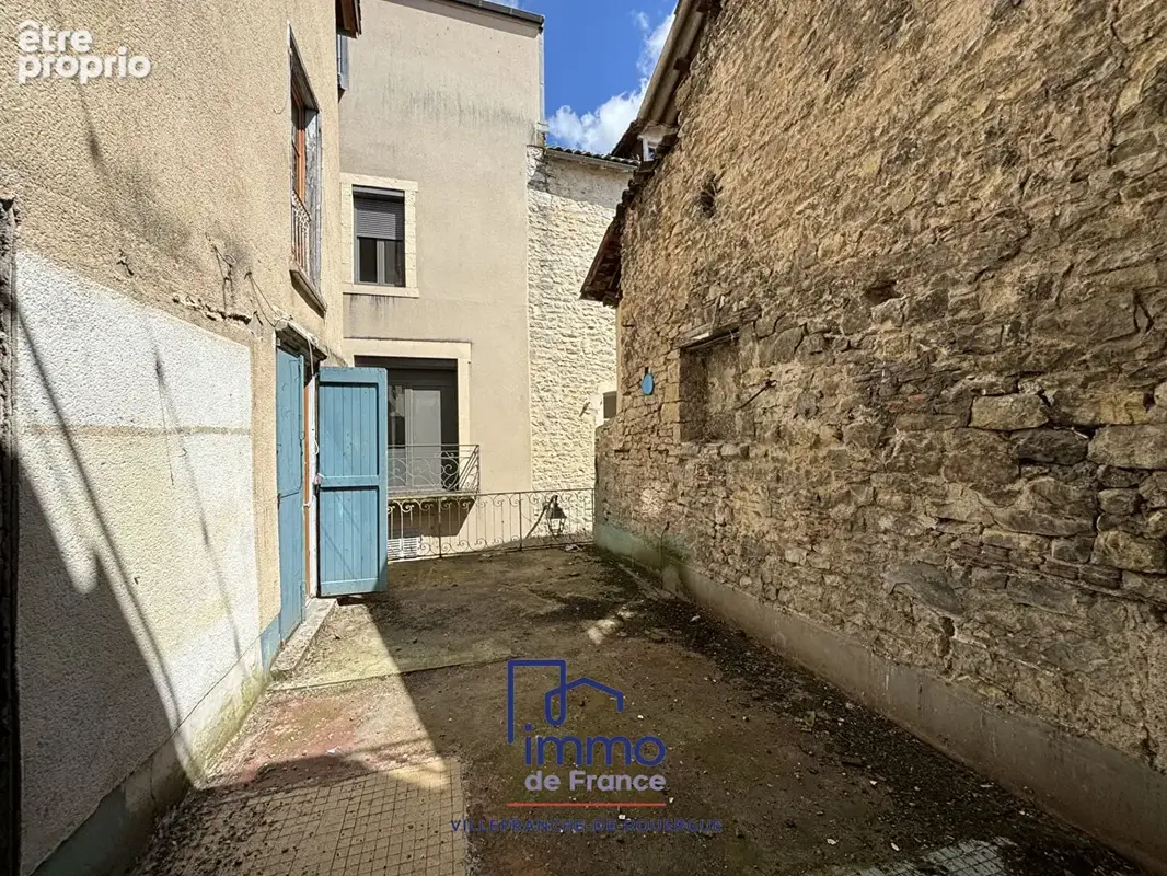 Immeuble de 280 m² avec local commercial et caves - photo 7