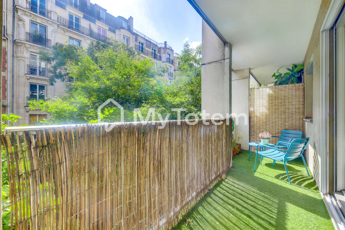 Appartement à PARIS-18E