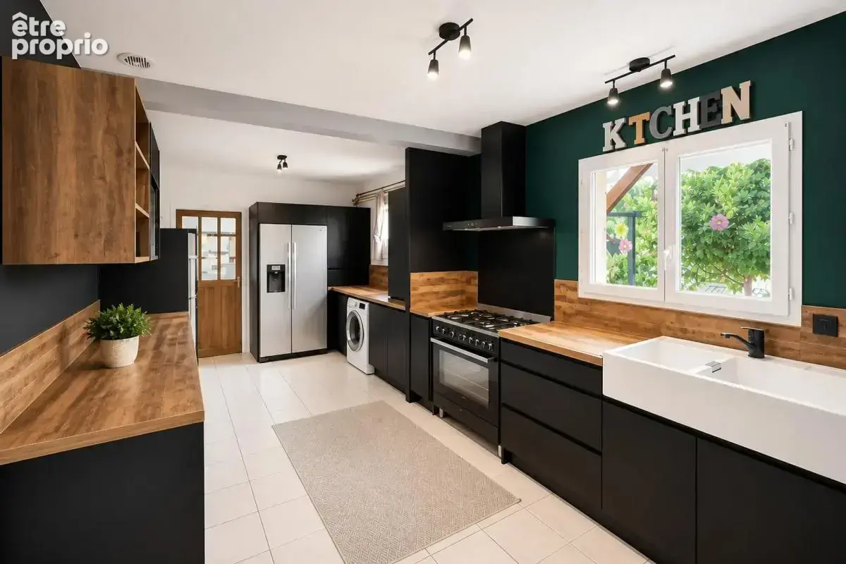 Maison de 6 pièces de 128 m² à Saint-Savin - photo 8