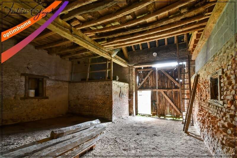 Maison à rénover avec atelier, grange et dépendances – Chemilly (03) - photo 19