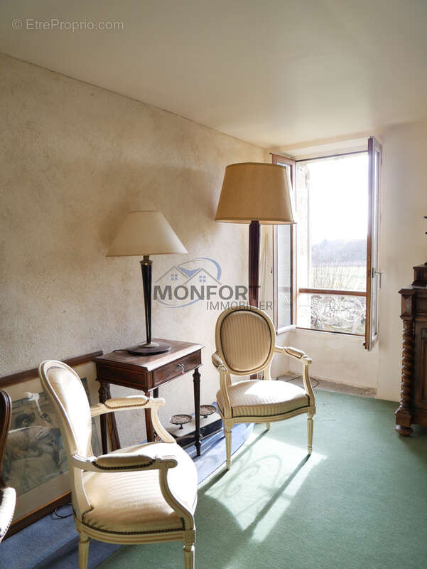 Authentique maison de caractère avec dépendances, cour en pierre et vue sur les vignobles de Saint-Émilion - photo 19
