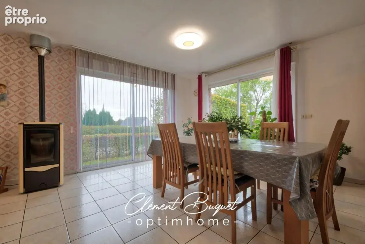  LE FAVRIL – Le confort d’une maison récente, le charme d’un grand jardin !  - photo 19