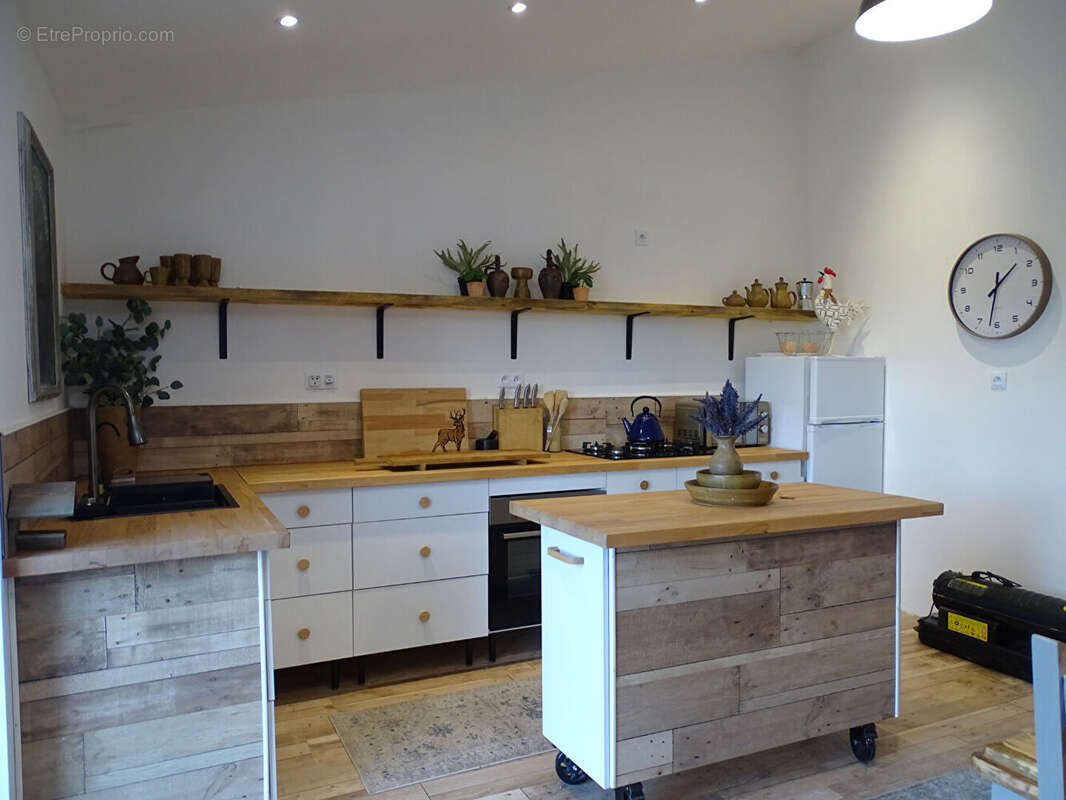 MORBIHAN. À proximité de Gourin : charmante maison individuelle en pierre de 3 chambres, entièrement meublée et récemment rénové - photo 5