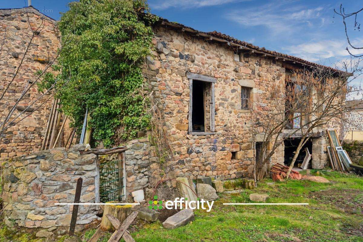 Parking à ISSERTEAUX