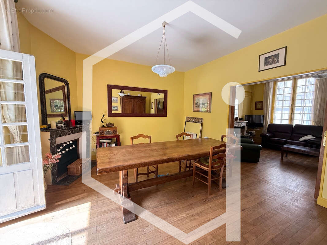 Maison à COSNE-COURS-SUR-LOIRE