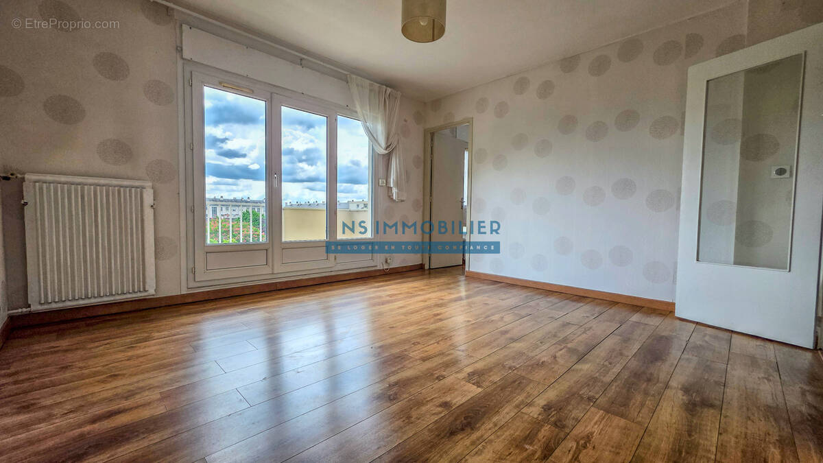 Appartement à HOUILLES