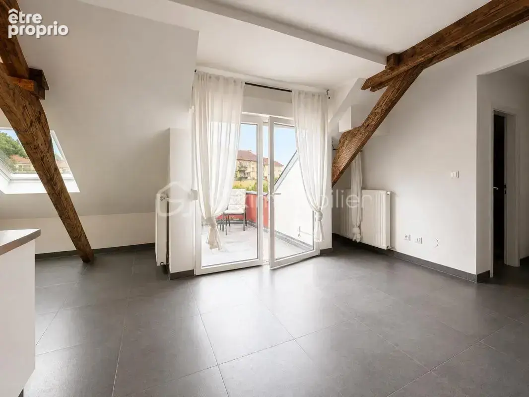 Appartement mansardé rénové – 73 m² au sol – terrasse – stiring-wendel - photo 3
