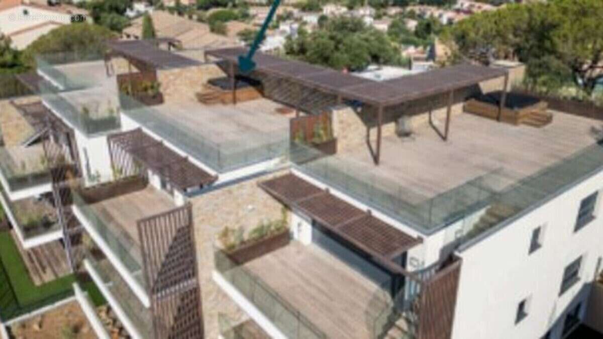 Appartement à BORMES-LES-MIMOSAS