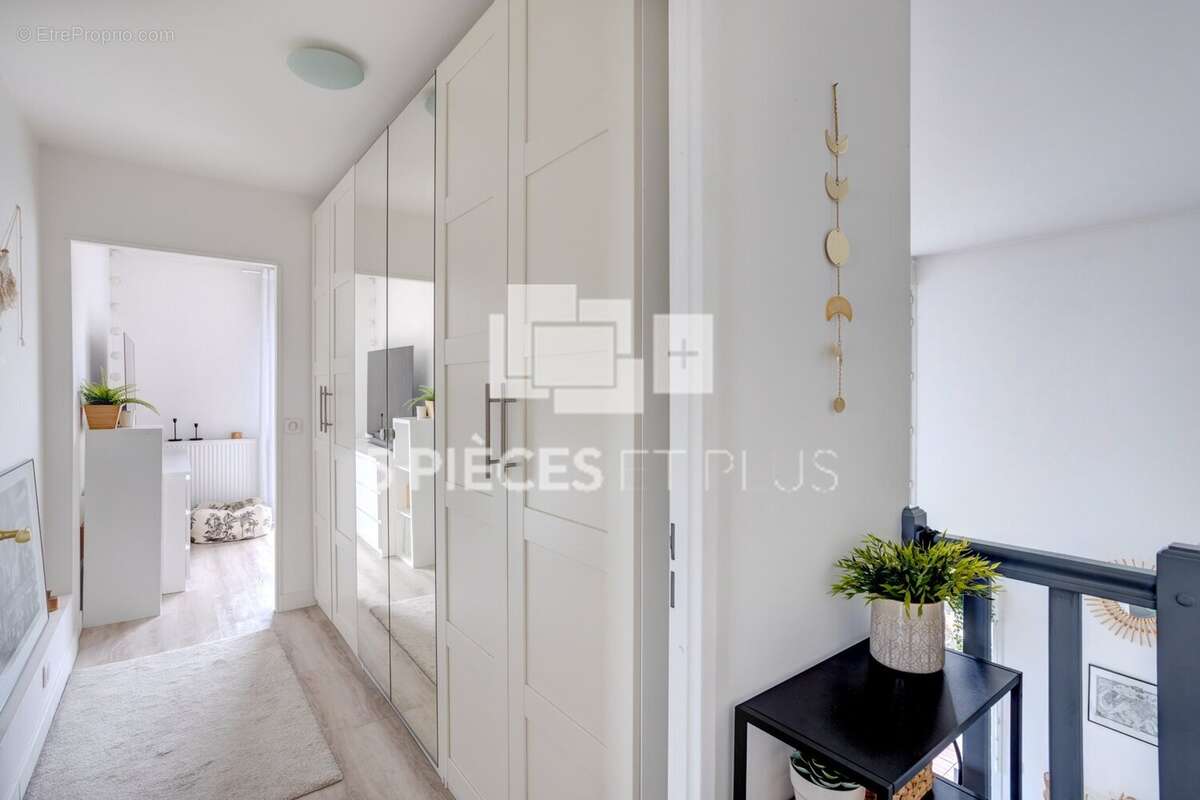 Appartement à GENNEVILLIERS