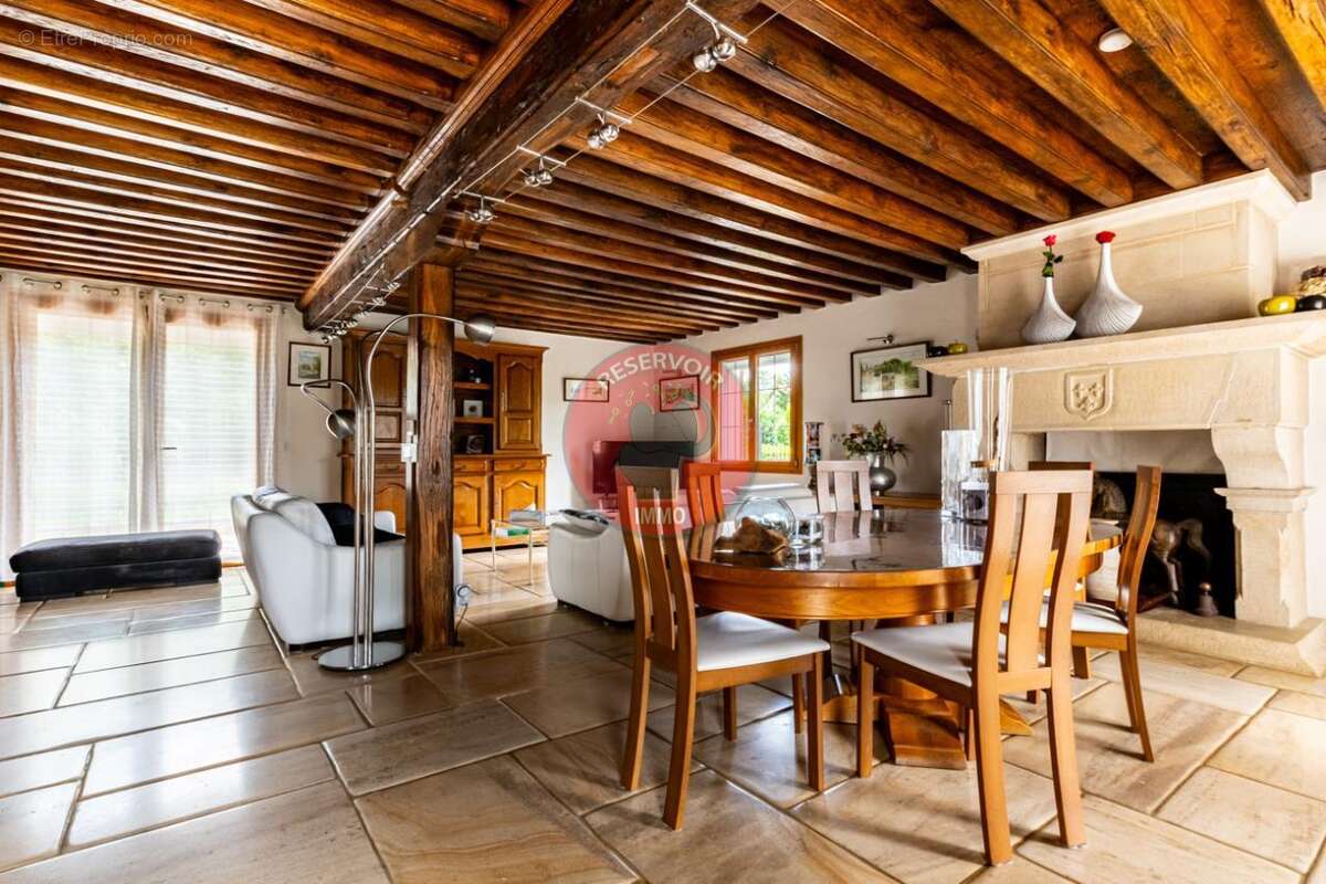 Maison à FLEUREY-SUR-OUCHE