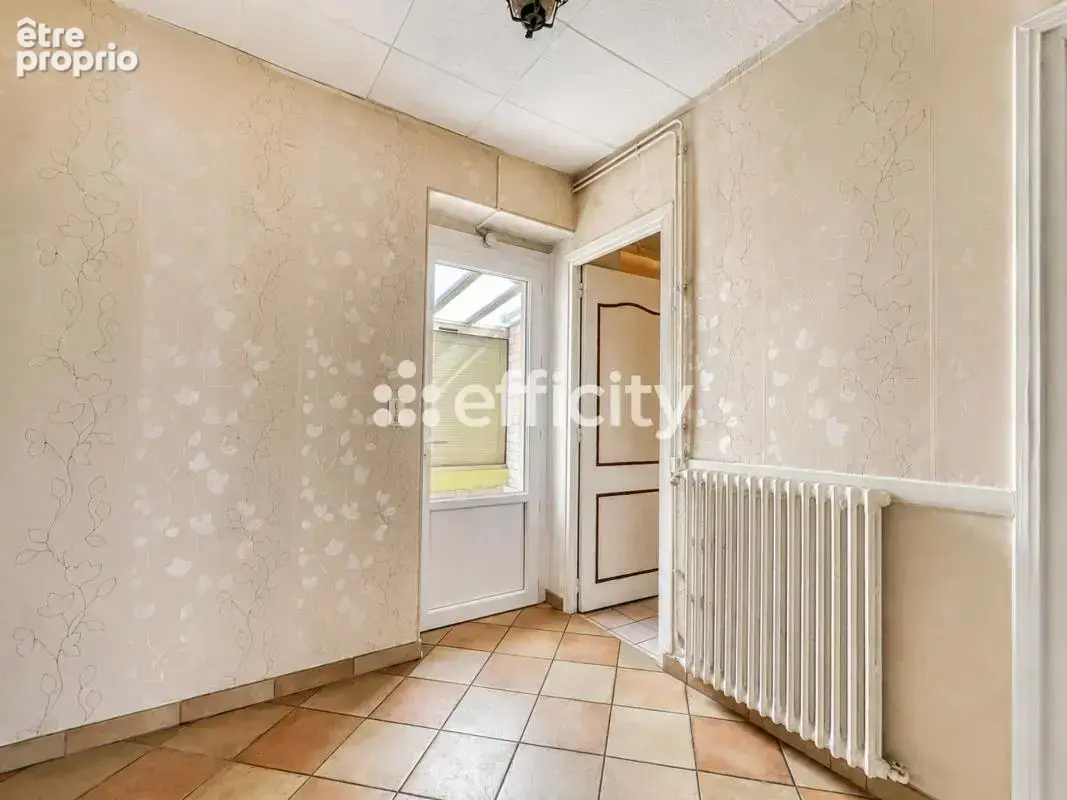 Maison 100 m² à Arconnay  - photo 3