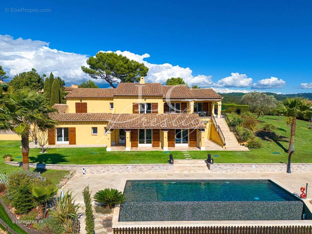 Maison à LES ADRETS-DE-L&#039;ESTEREL
