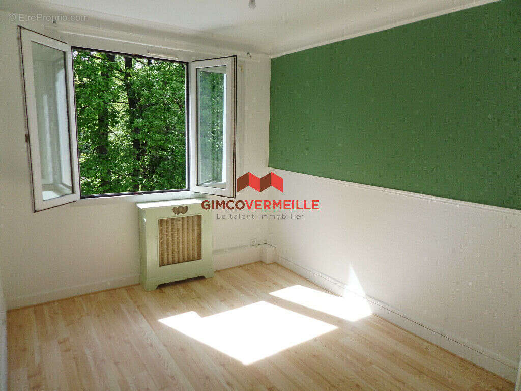 Appartement à LA CELLE-SAINT-CLOUD