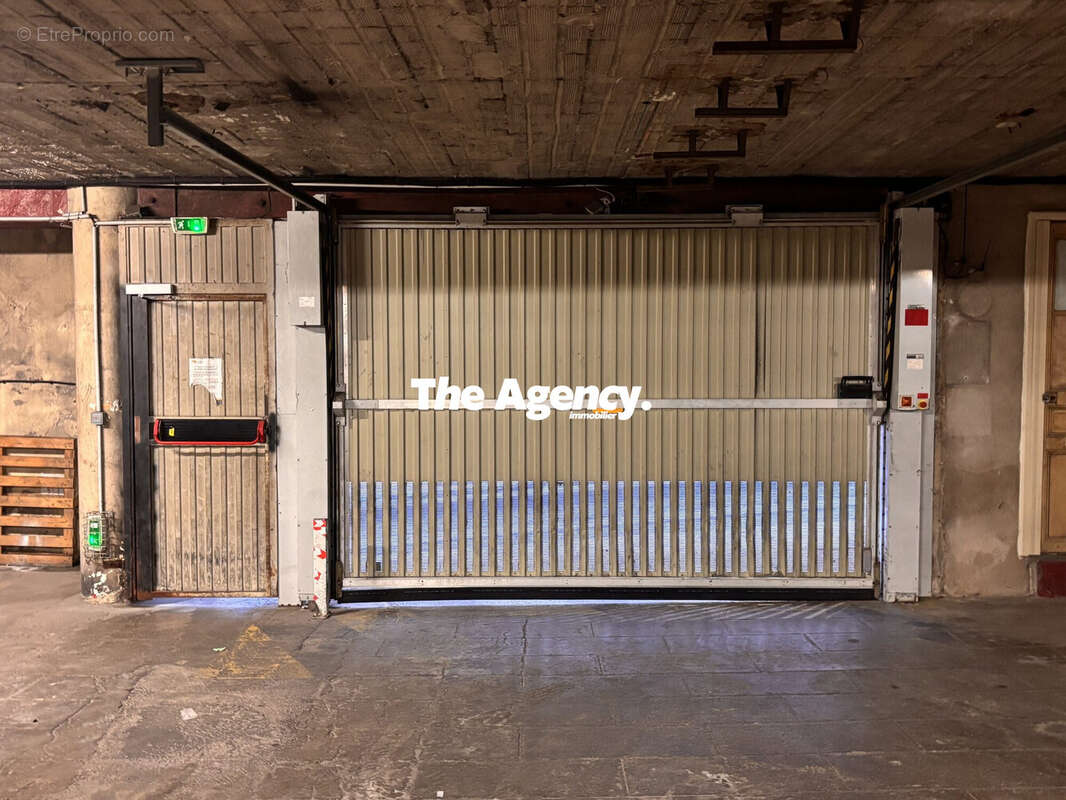 Parking à MARSEILLE-7E