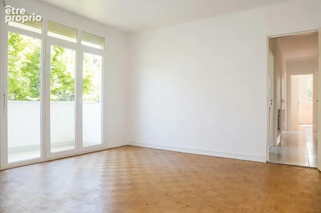CAUDERAN - Secteur Pins Francs - Ruevb des Orangers - T3 avec 2 balcons, Cave et Garage Box. - photo 3