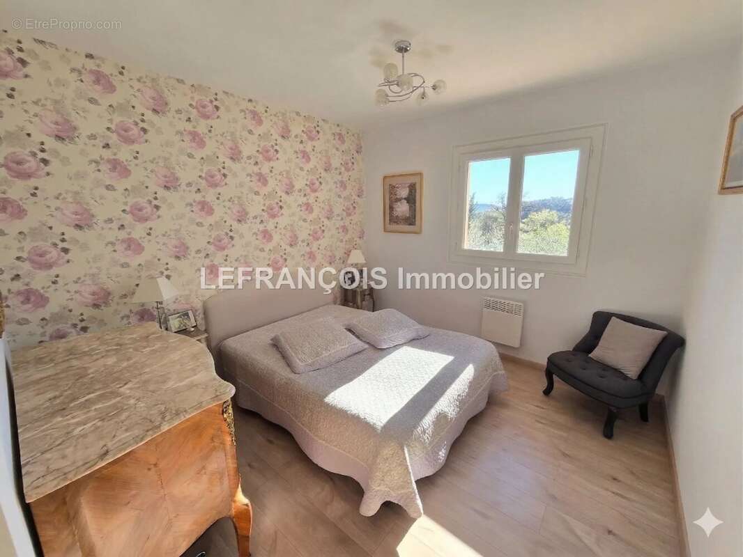 Maison à PEYMEINADE