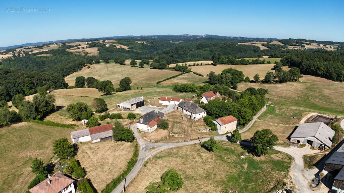 Maison à SAINT-MAMET-LA-SALVETAT
