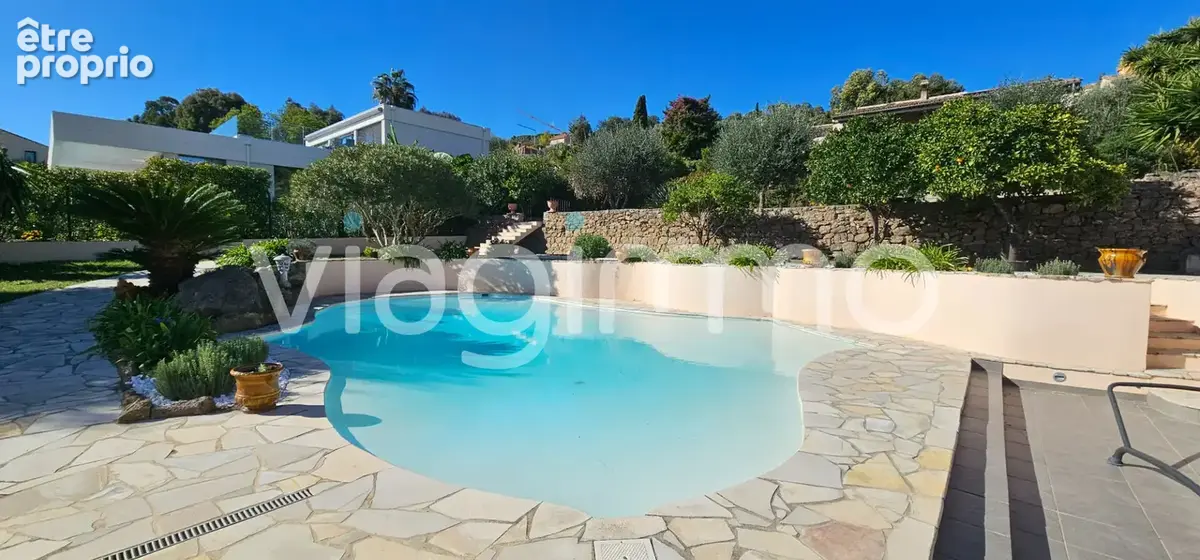 Maison Vaullauris- Hauteurs Golfe Juan 4 pièce(s) 132.15 m2 avec belle vue mer - photo 12