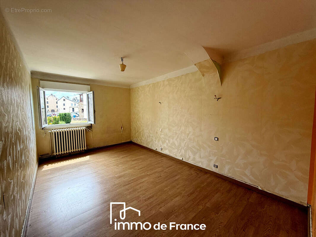 Maison T5 à fort potentiel  - Commune de LUC LA PRIMAUBE - photo 7