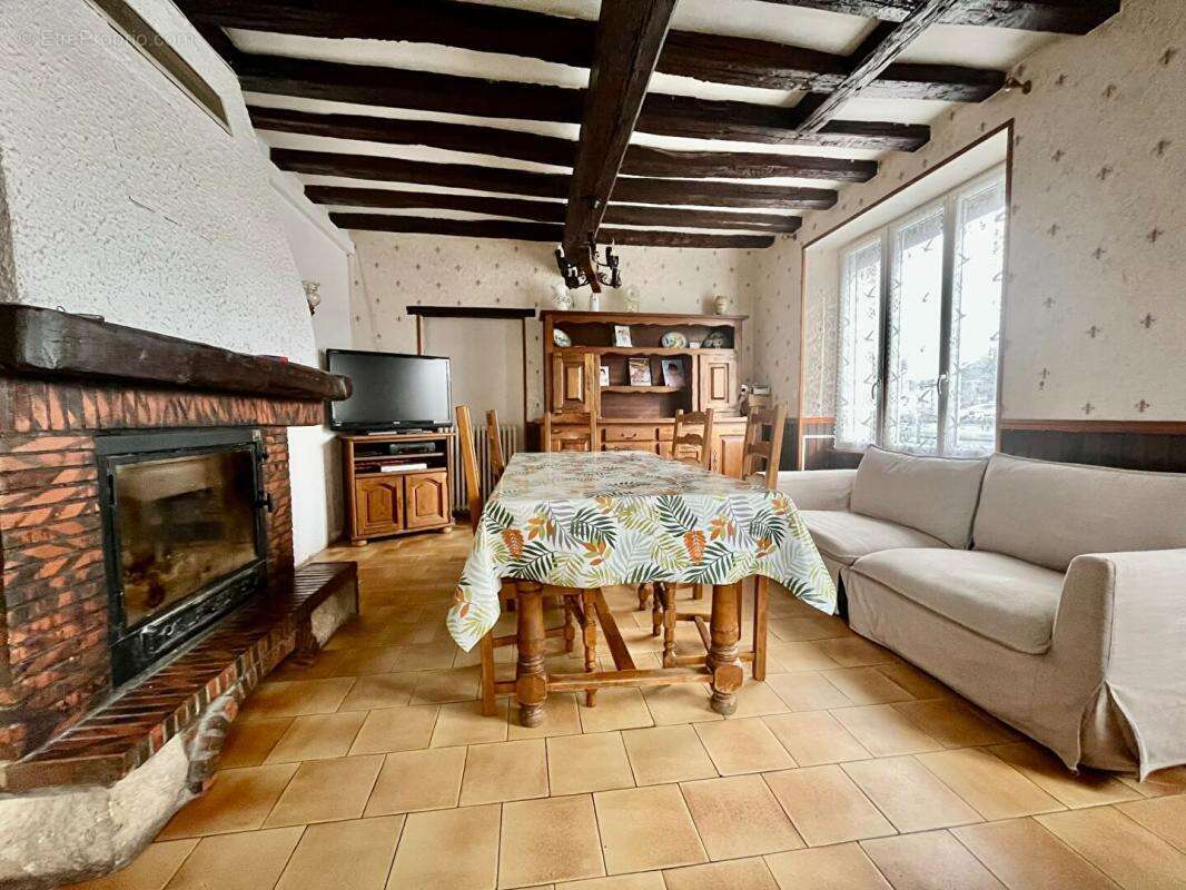 Maison à BAZOCHES-LES-GALLERANDES
