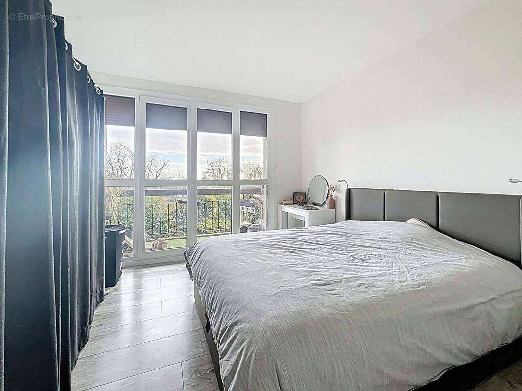 Appartement à SURESNES