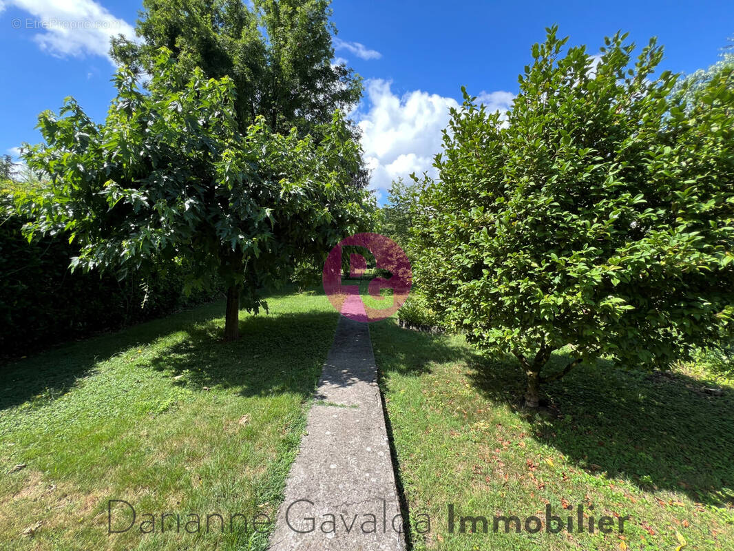 Maison à DECAZEVILLE