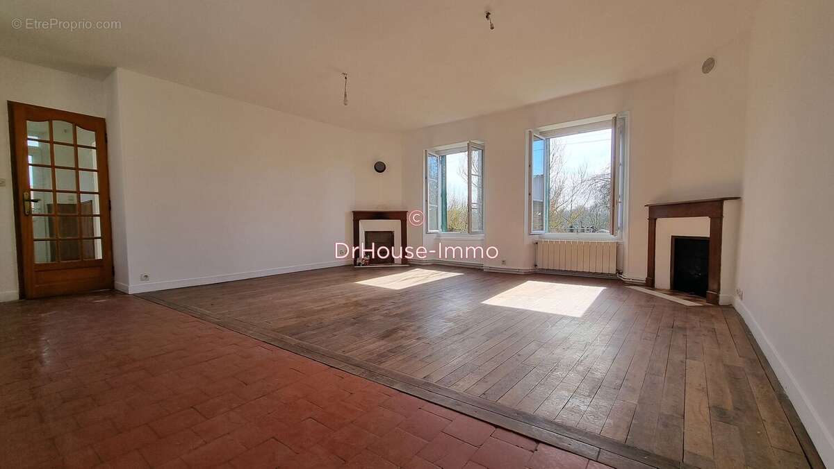 Maison à LOURDOUEIX-SAINT-PIERRE