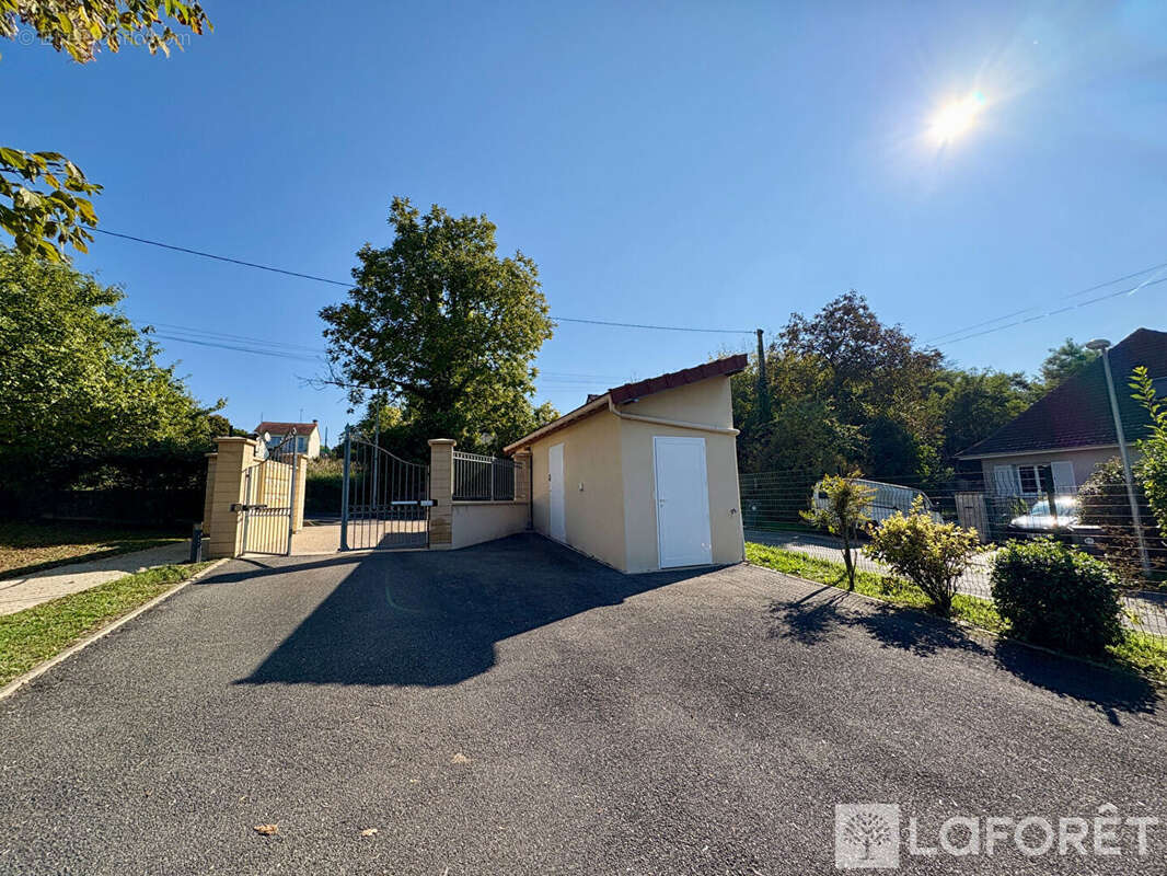 Appartement à SAMOREAU