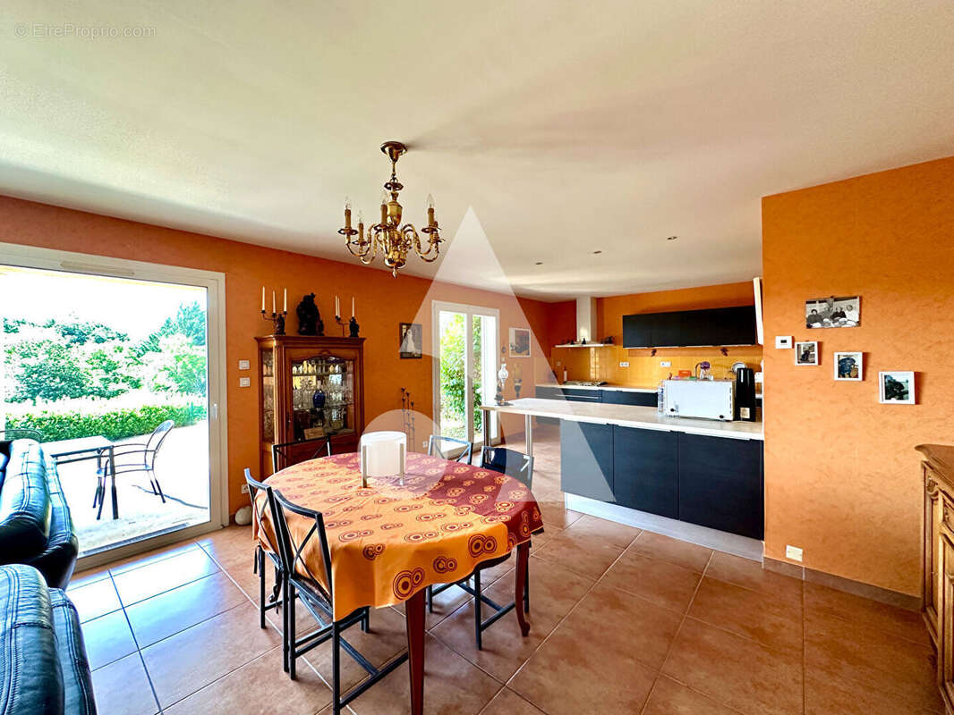 Maison à LISSAC-ET-MOURET