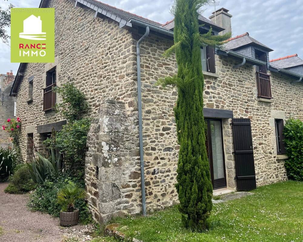 Maison à LANVALLAY