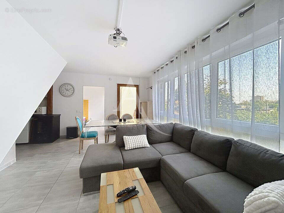 Appartement 5 pièces à vendre à Le Mée-sur-Seine - photo 2
