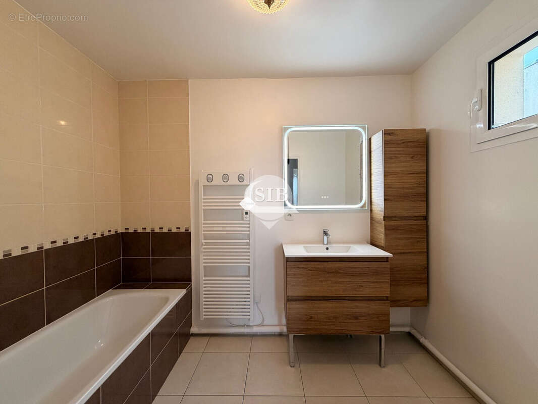 Appartement à EPINAY-SUR-ORGE