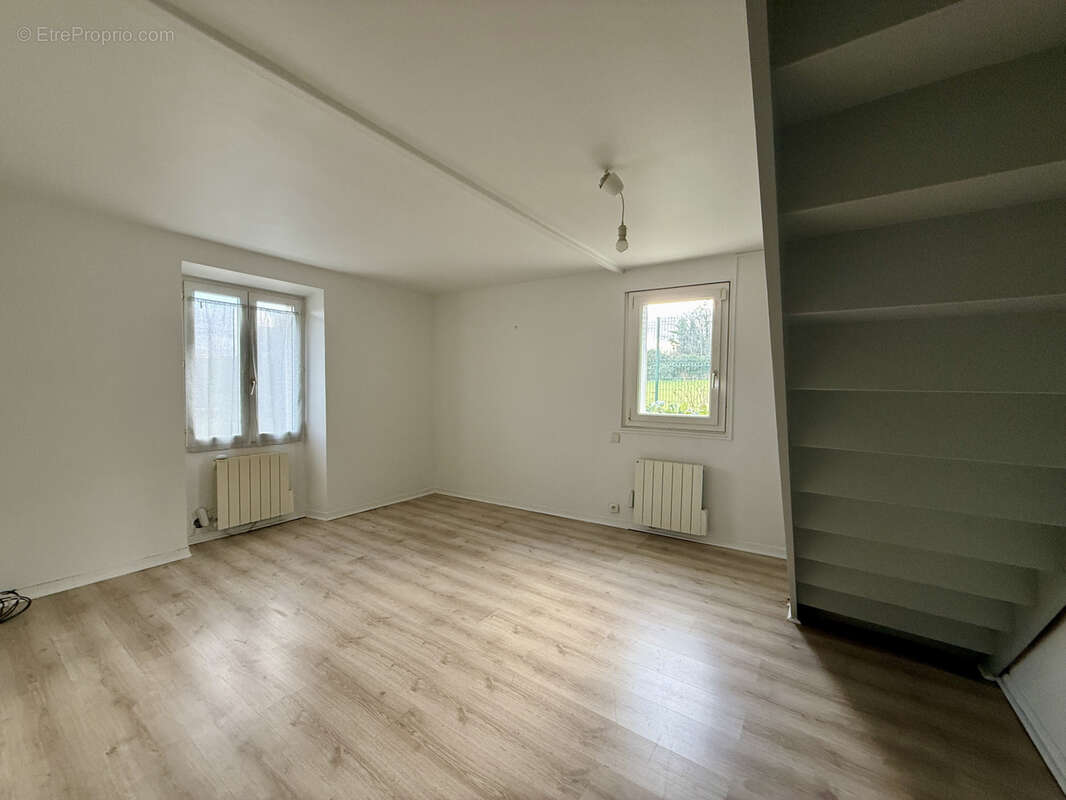 Maison à MORAINVILLIERS