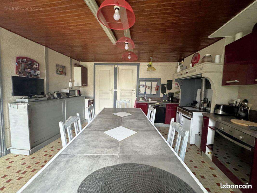 Maison à SAINT-BONNET-PRES-ORCIVAL