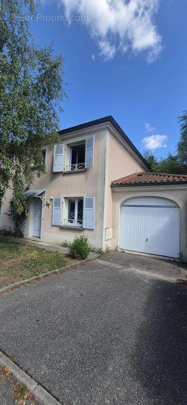 Maison 89 m² à Bourg-En-Bresse  - photo 2