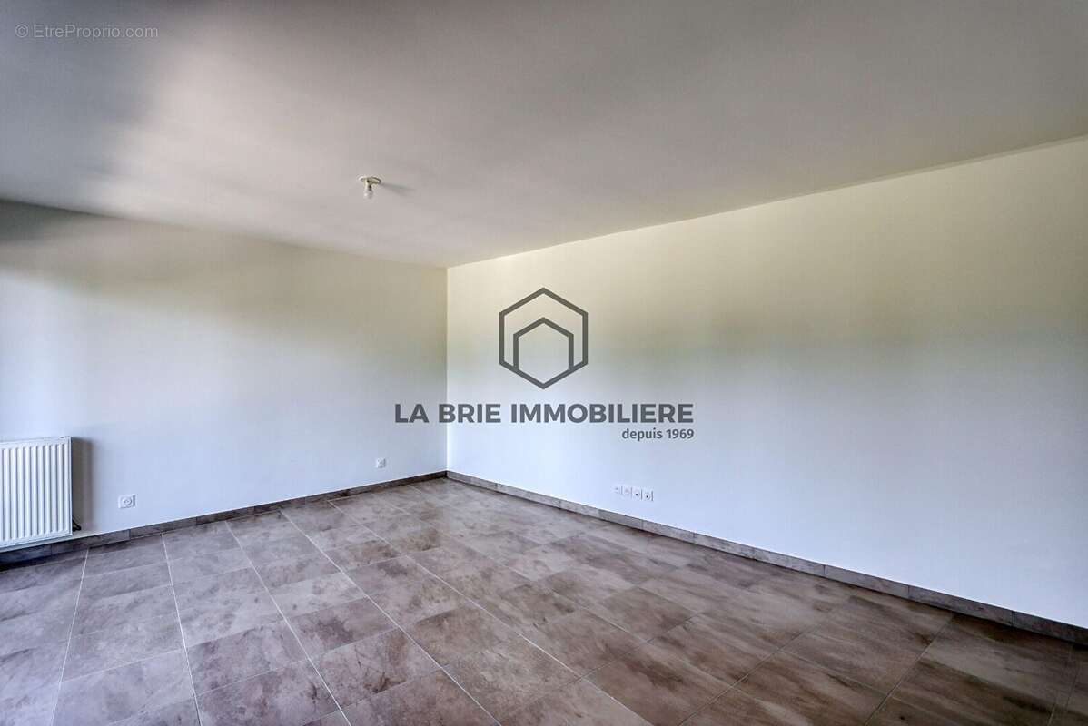 Appartement 50 m² à Chennevieres-Sur-Marne  - photo 4