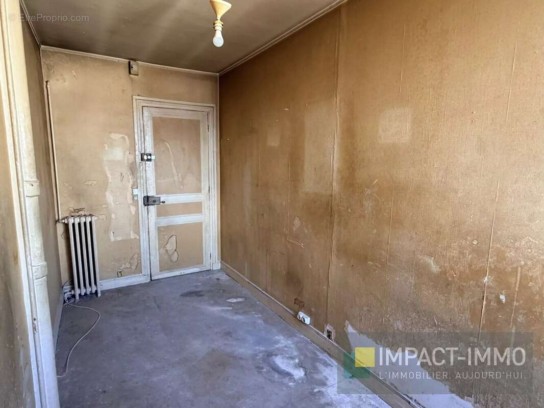 Appartement à COURBEVOIE