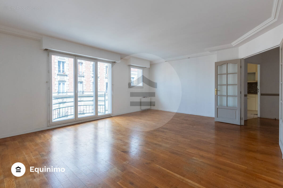 Appartement à LES LILAS