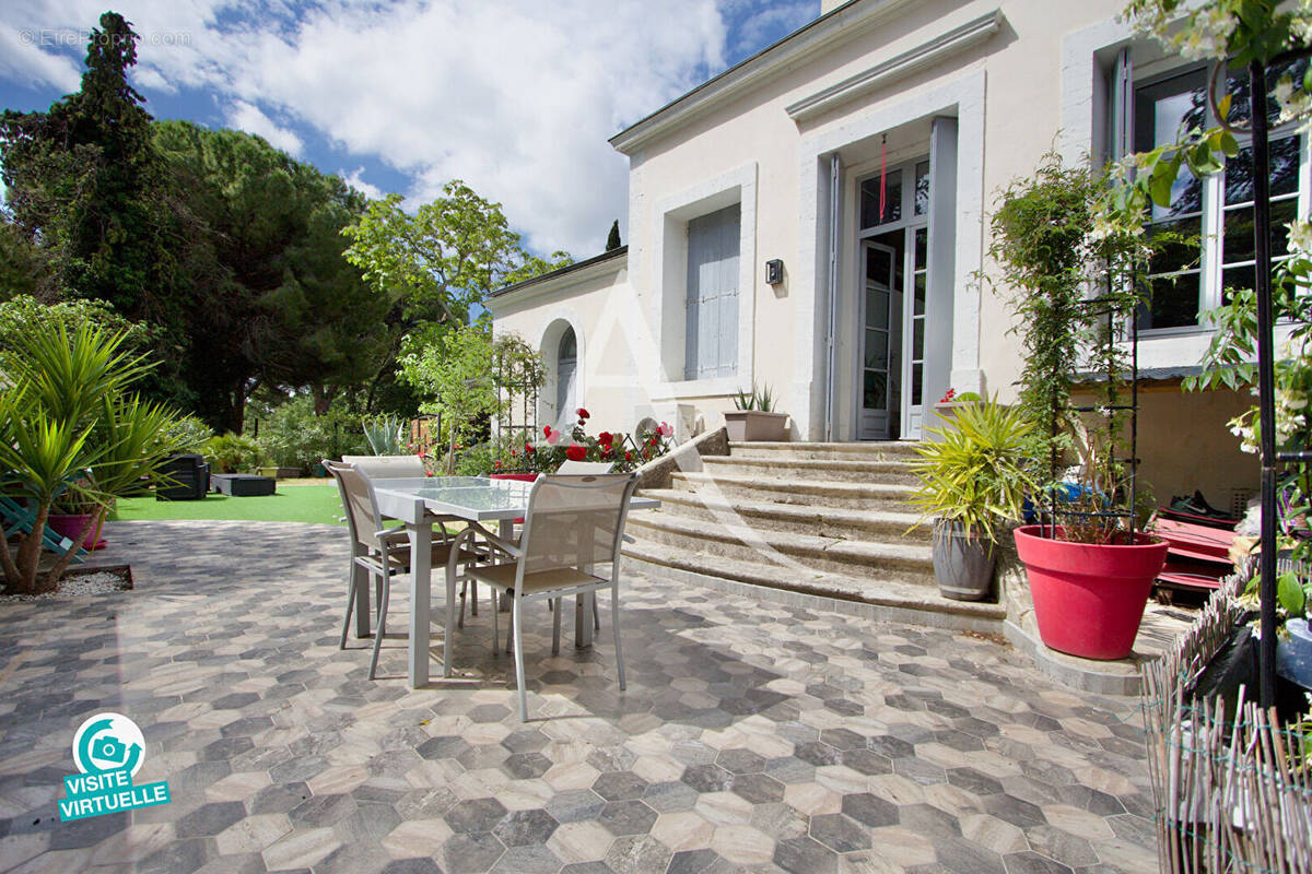 Appartement à LATTES